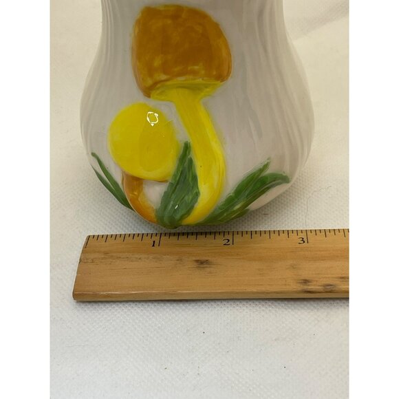 Vintage 70s Ceramic Mushroom Design Hand Painted 4" Salt & Pepper Shakers - Picture 7 of 7